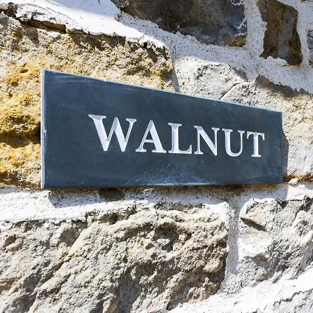 Walnut * Cloughton